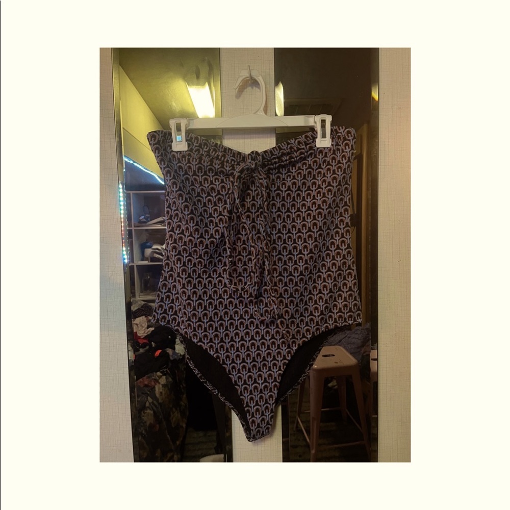 one piece bathing suit! size 30, good condition